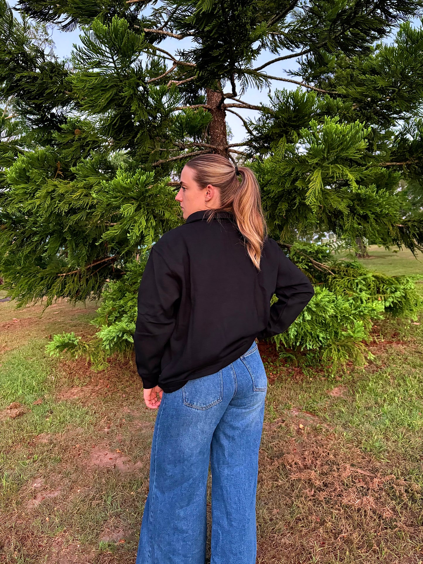 The Quarter Zip - Black